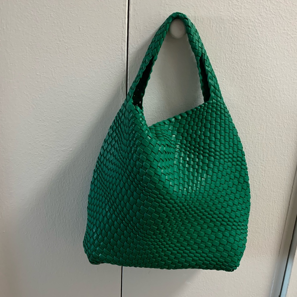 Price drop! New green woven hobo bag retail $175